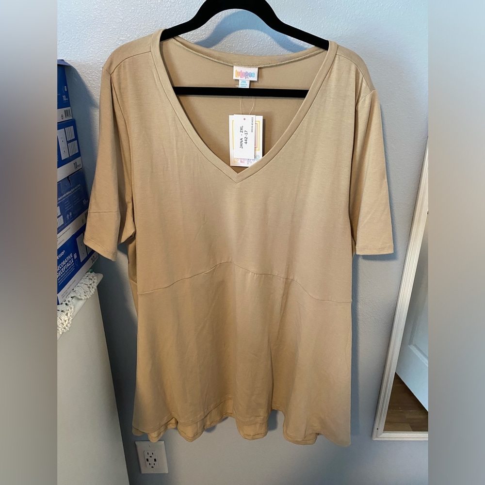 Brand New Jana Tee Shirt by LulaRoe